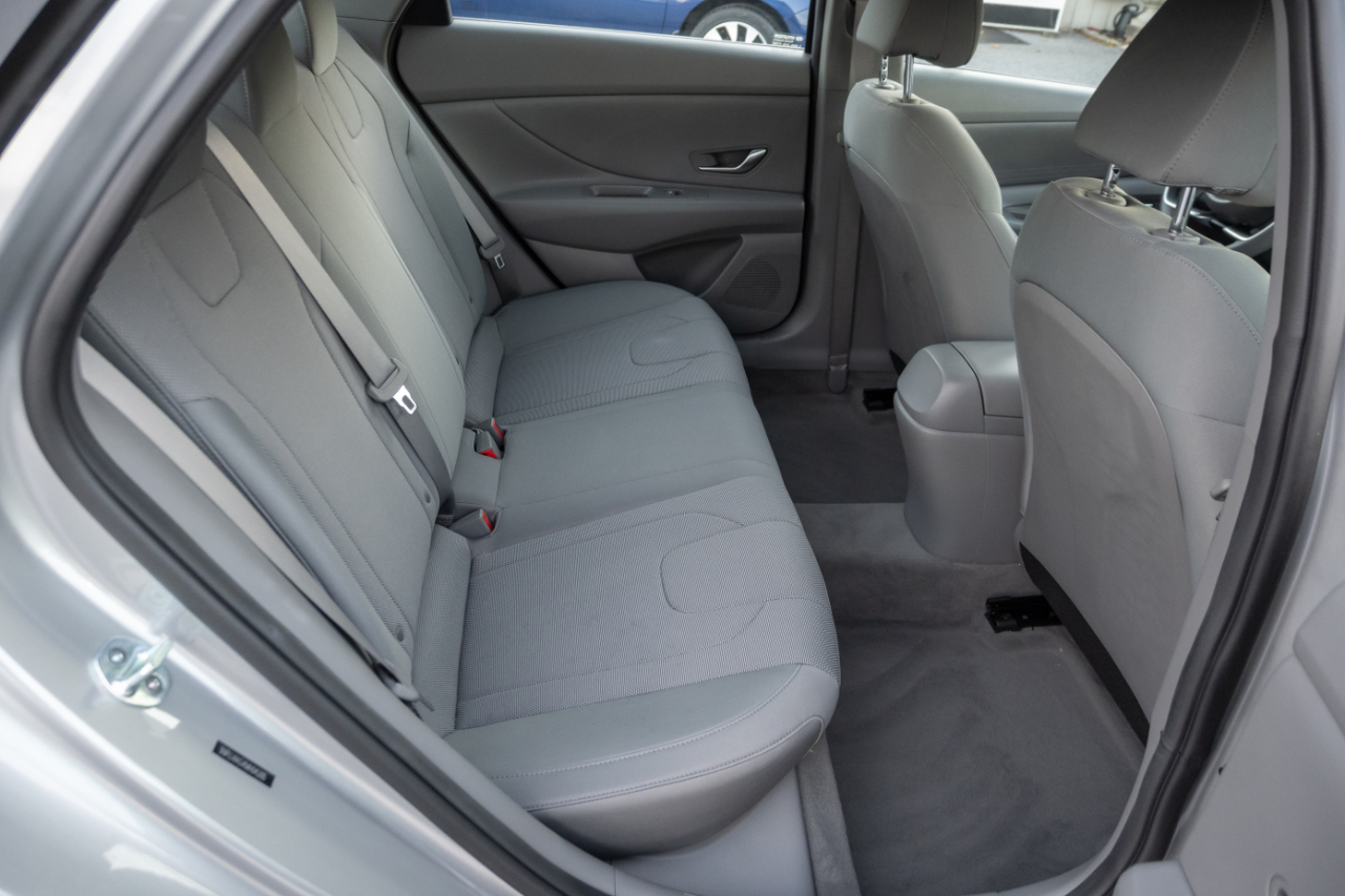 Hyundai Elantra SE 2021