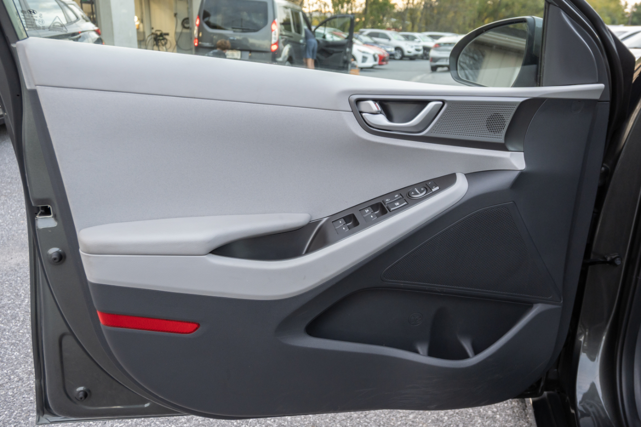 Hyundai Ioniq Hybrid Blue Hatchback 2020