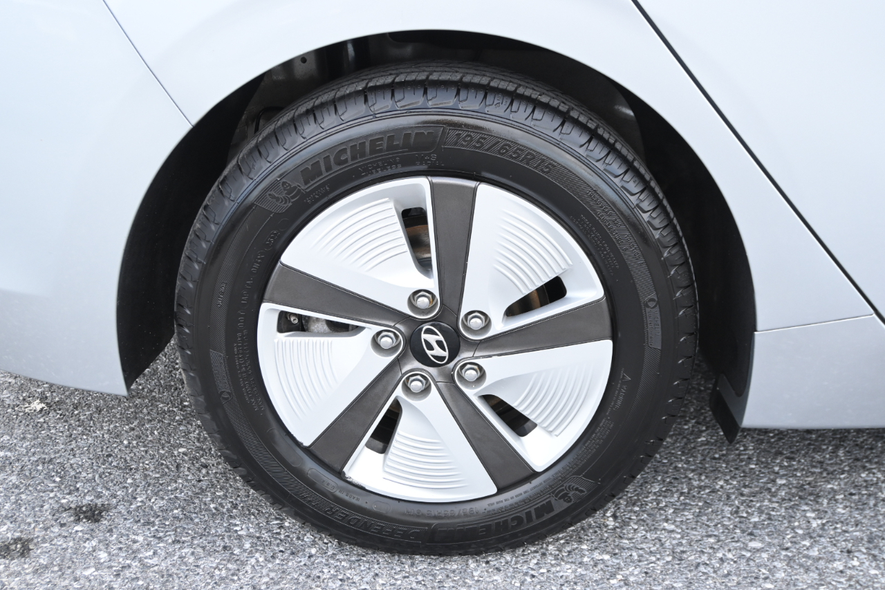 Hyundai Ioniq Hybrid Blue Hatchback 2020