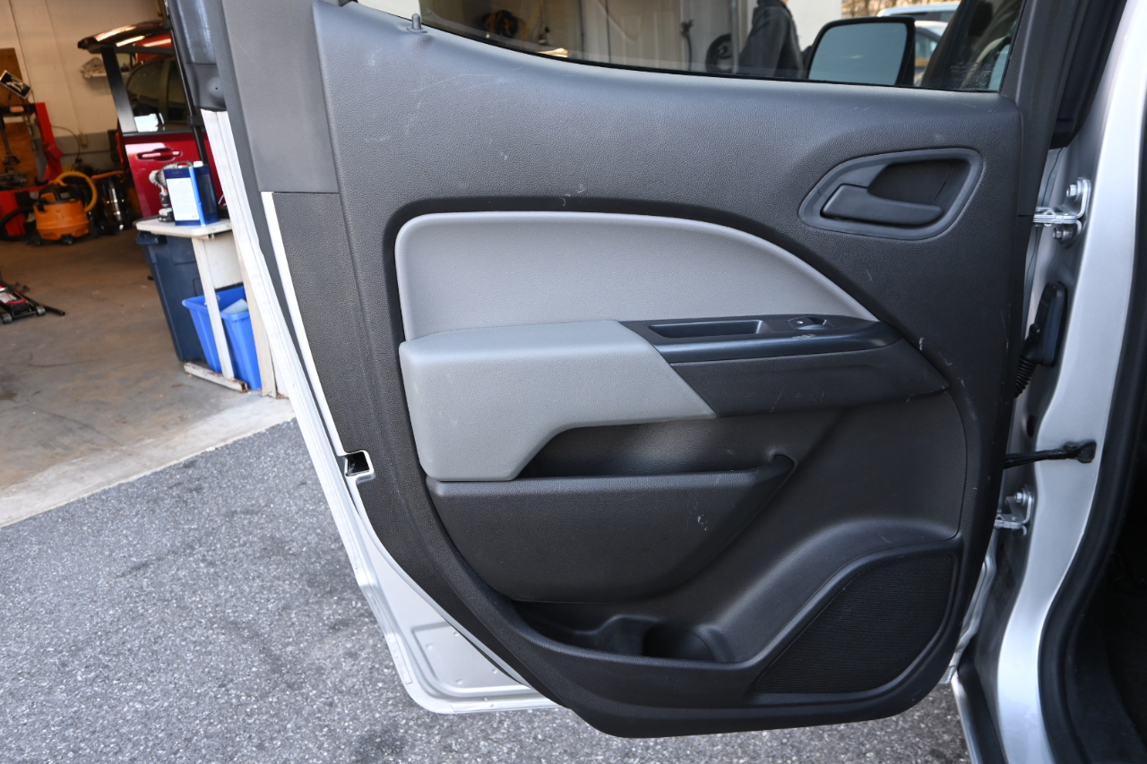 Chevrolet Colorado 4WD Crew Cab 128.3" WT 2016
