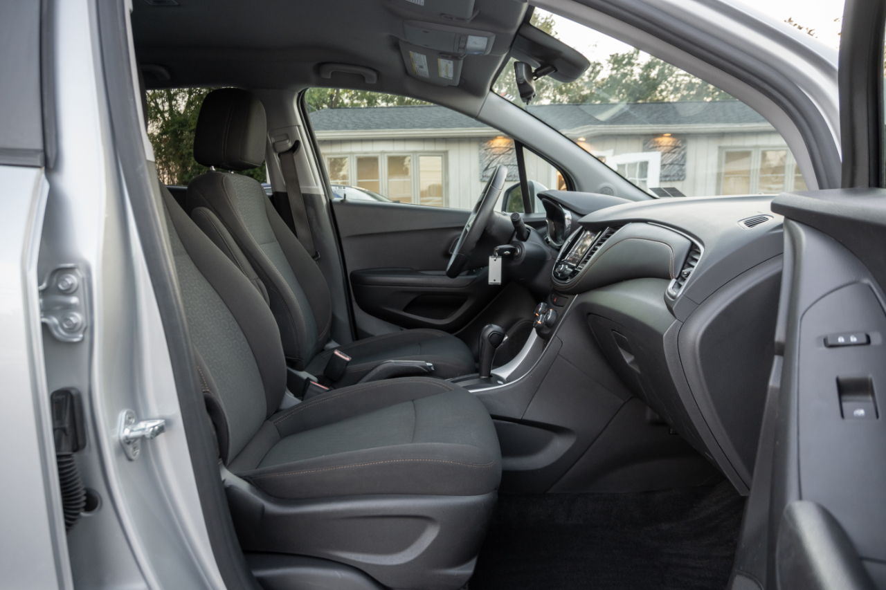 Chevrolet Trax FWD 4dr LS 2020