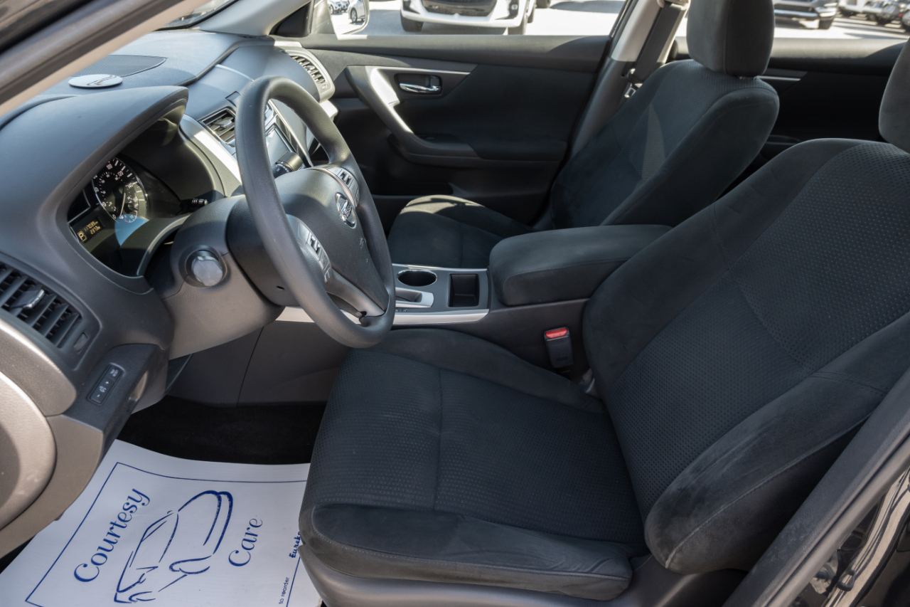 Nissan Altima 4dr Sdn I4 2.5 S 2015