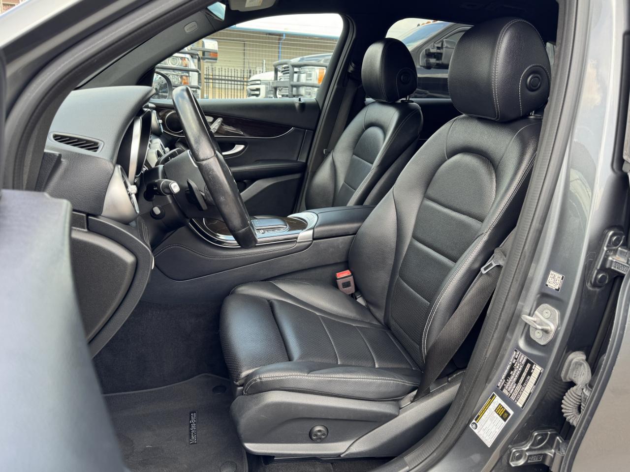 Mercedes-Benz GLC  2020
