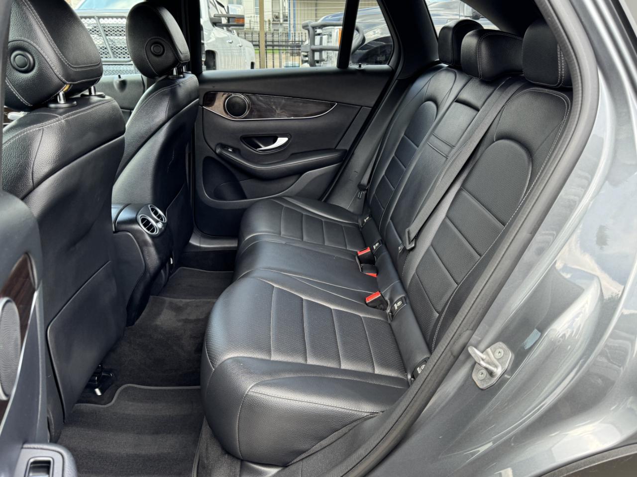Mercedes-Benz GLC  2020