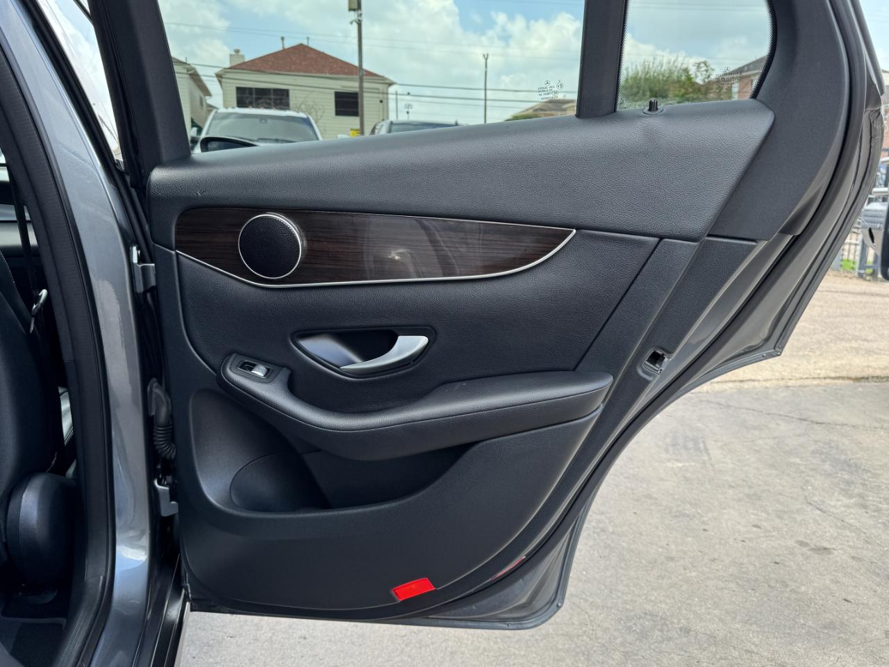 Mercedes-Benz GLC  2020