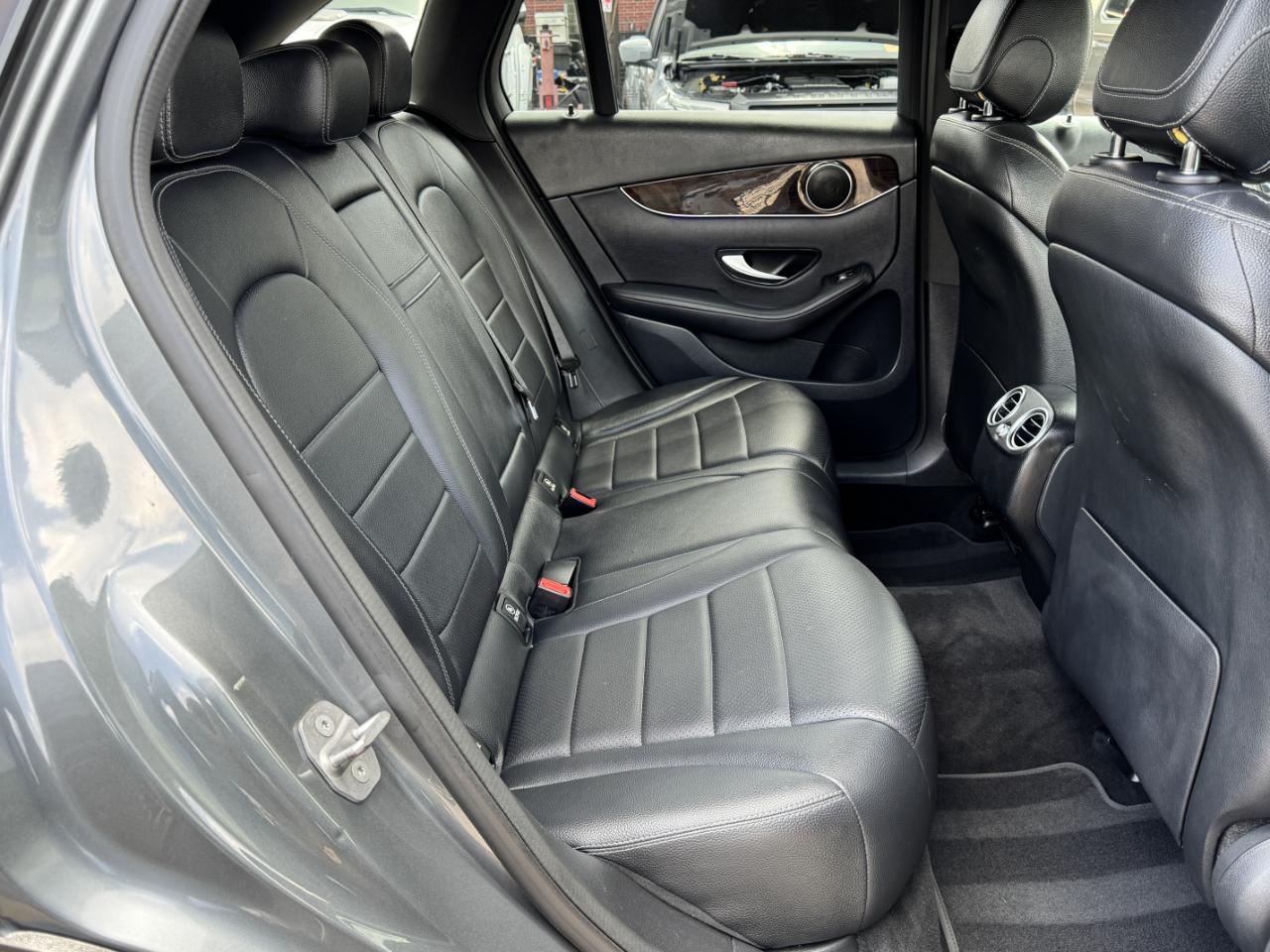 Mercedes-Benz GLC  2020