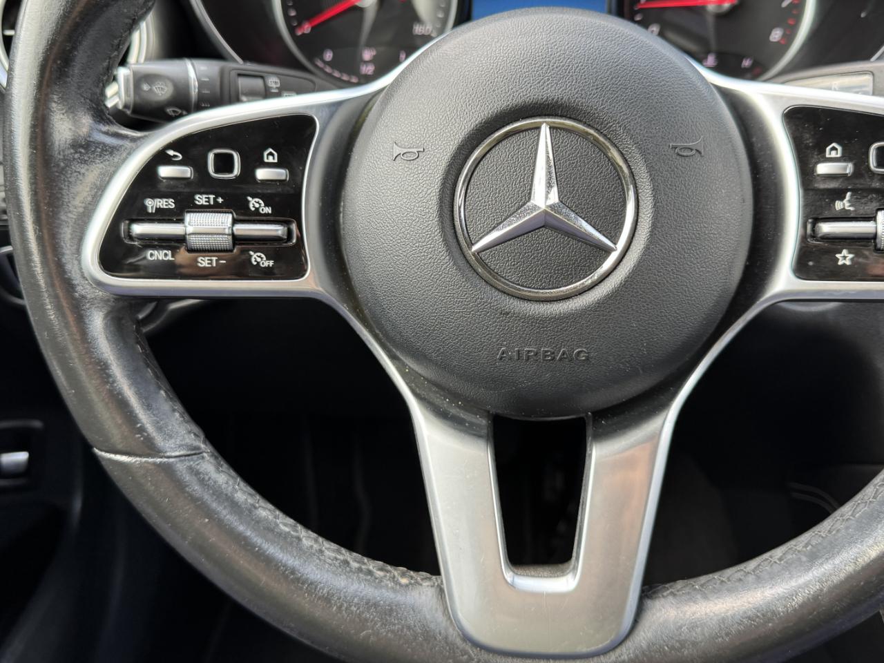 Mercedes-Benz GLC  2020