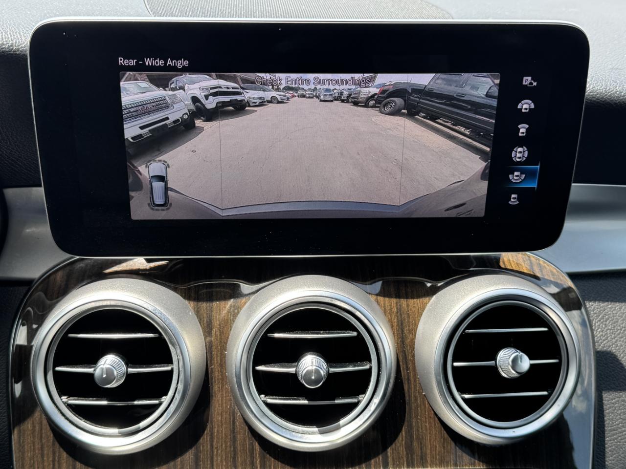 Mercedes-Benz GLC  2020