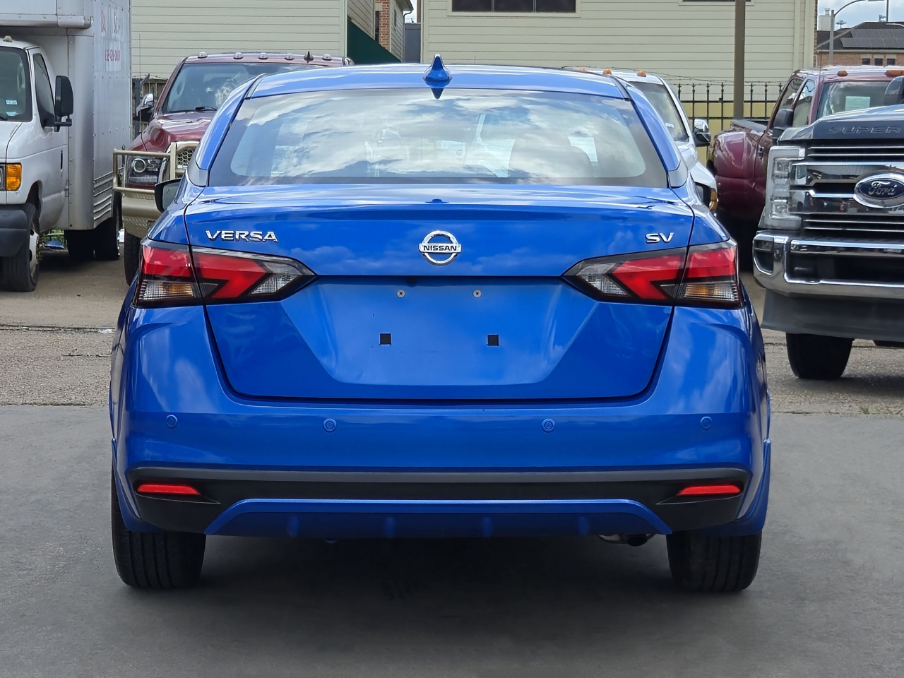 Nissan Versa  2022