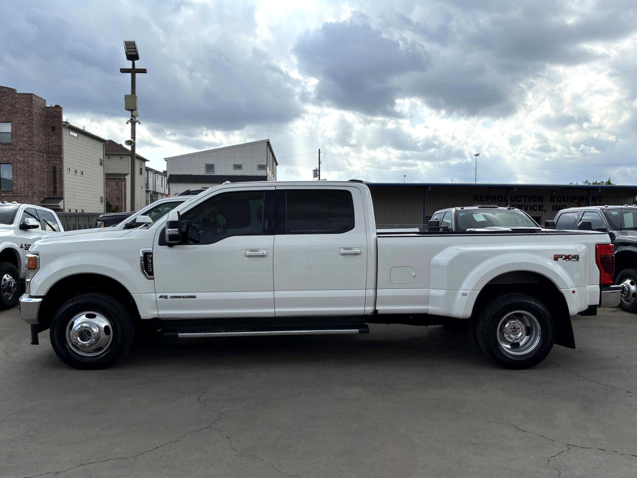 2020 Ford F-350 Lariat photo 4