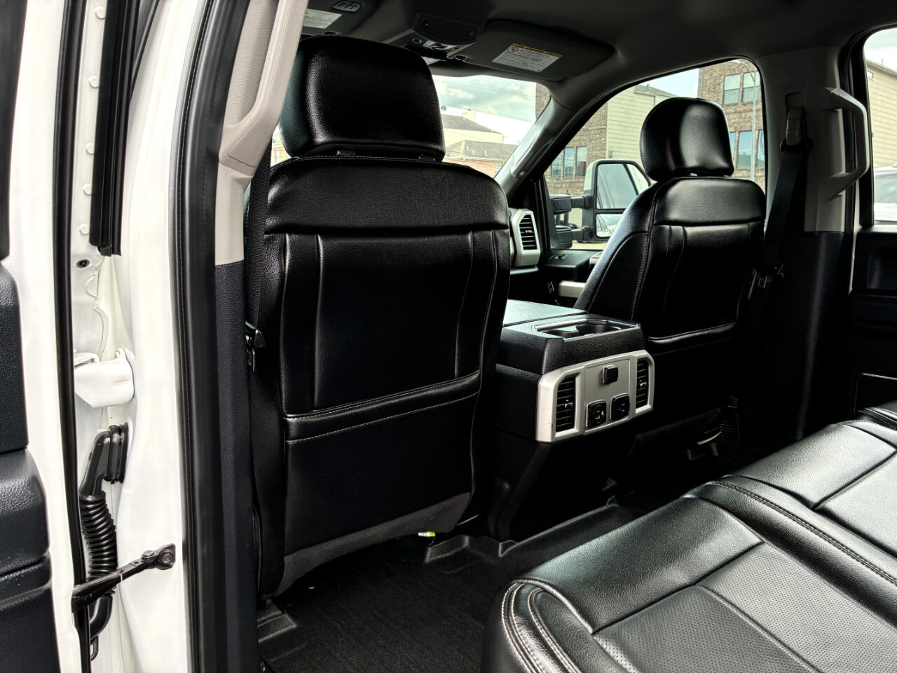 2020 Ford F-350 Lariat photo 9