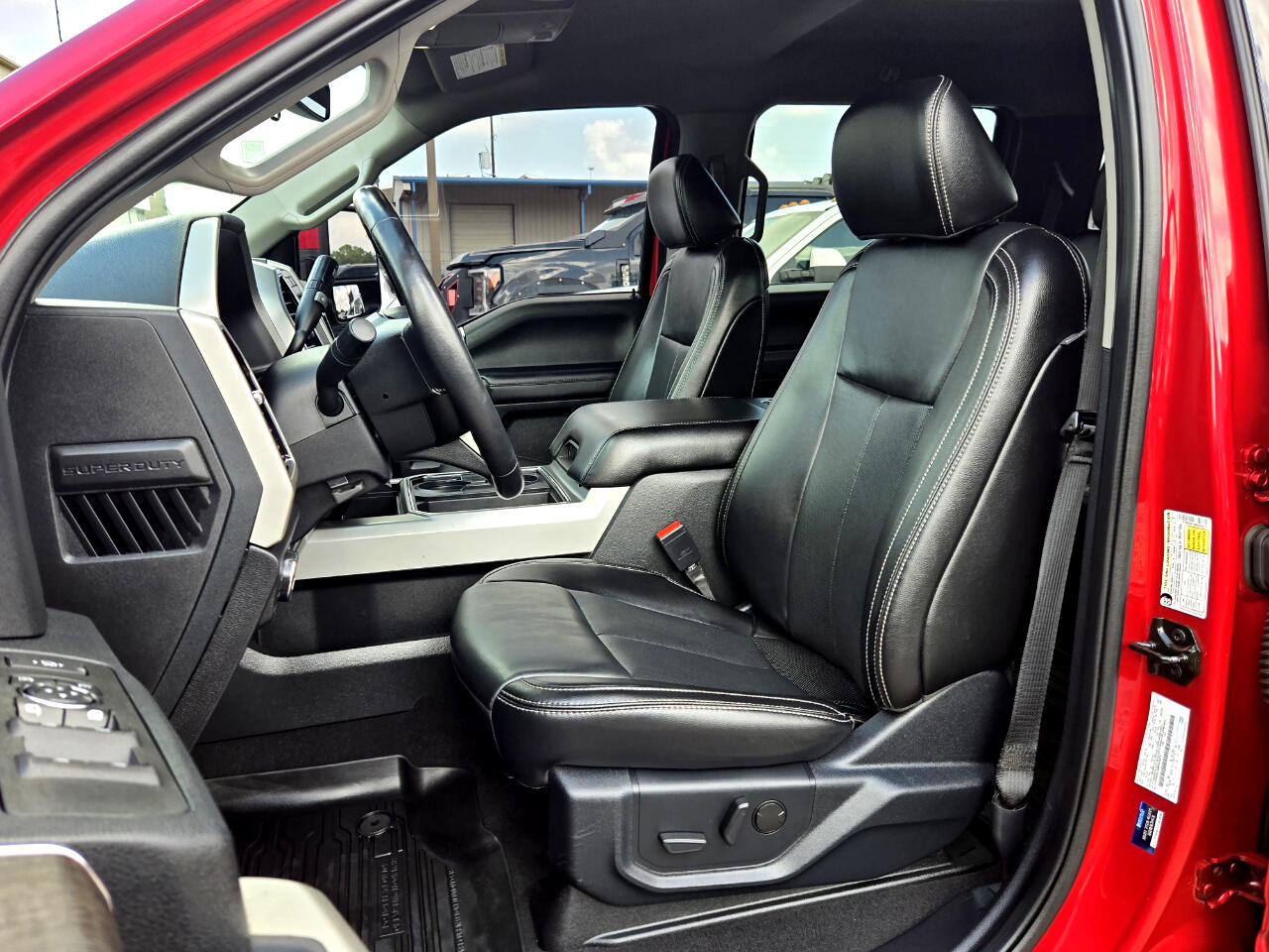 2021 Ford F-350 Lariat photo 8