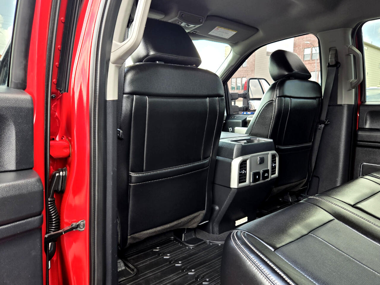 2021 Ford F-350 Lariat photo 10