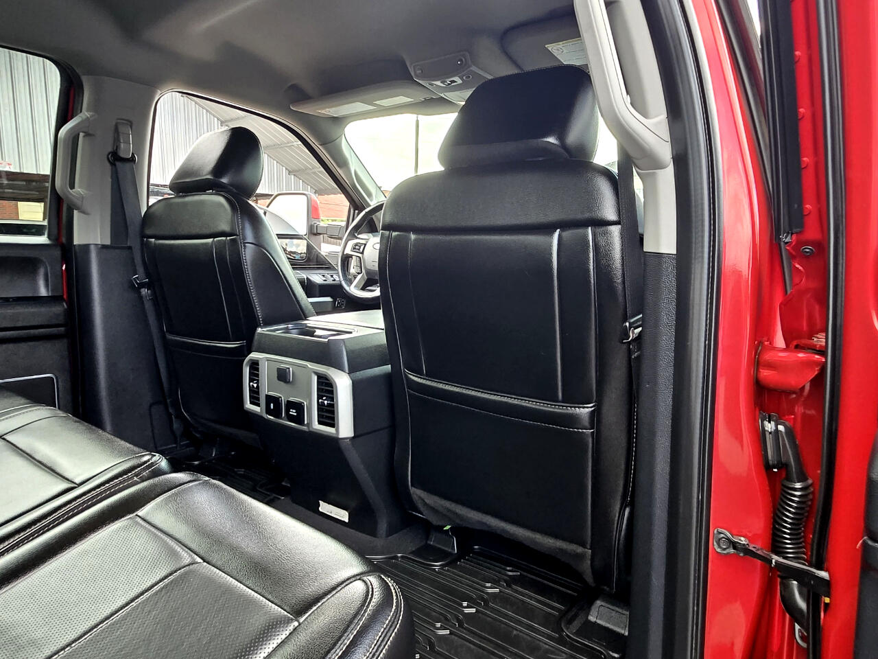 2021 Ford F-350 Lariat photo 13
