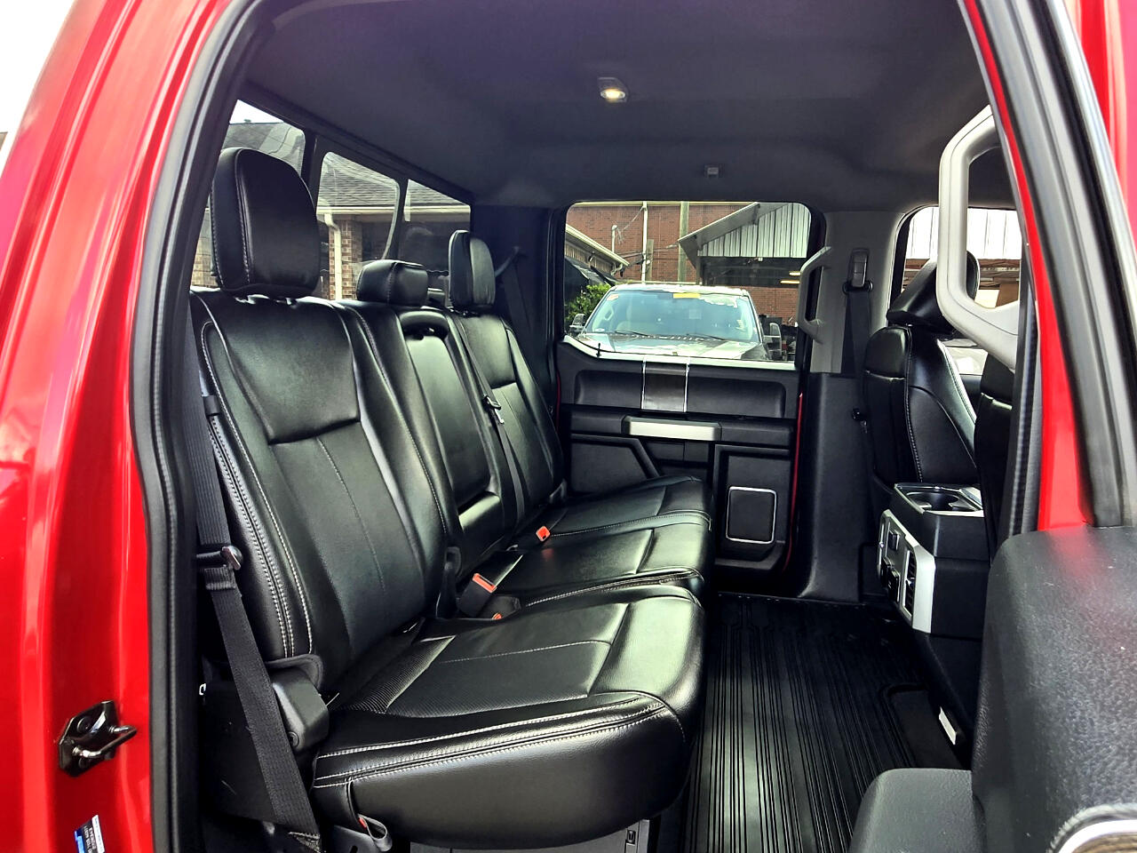 2021 Ford F-350 Lariat photo 14