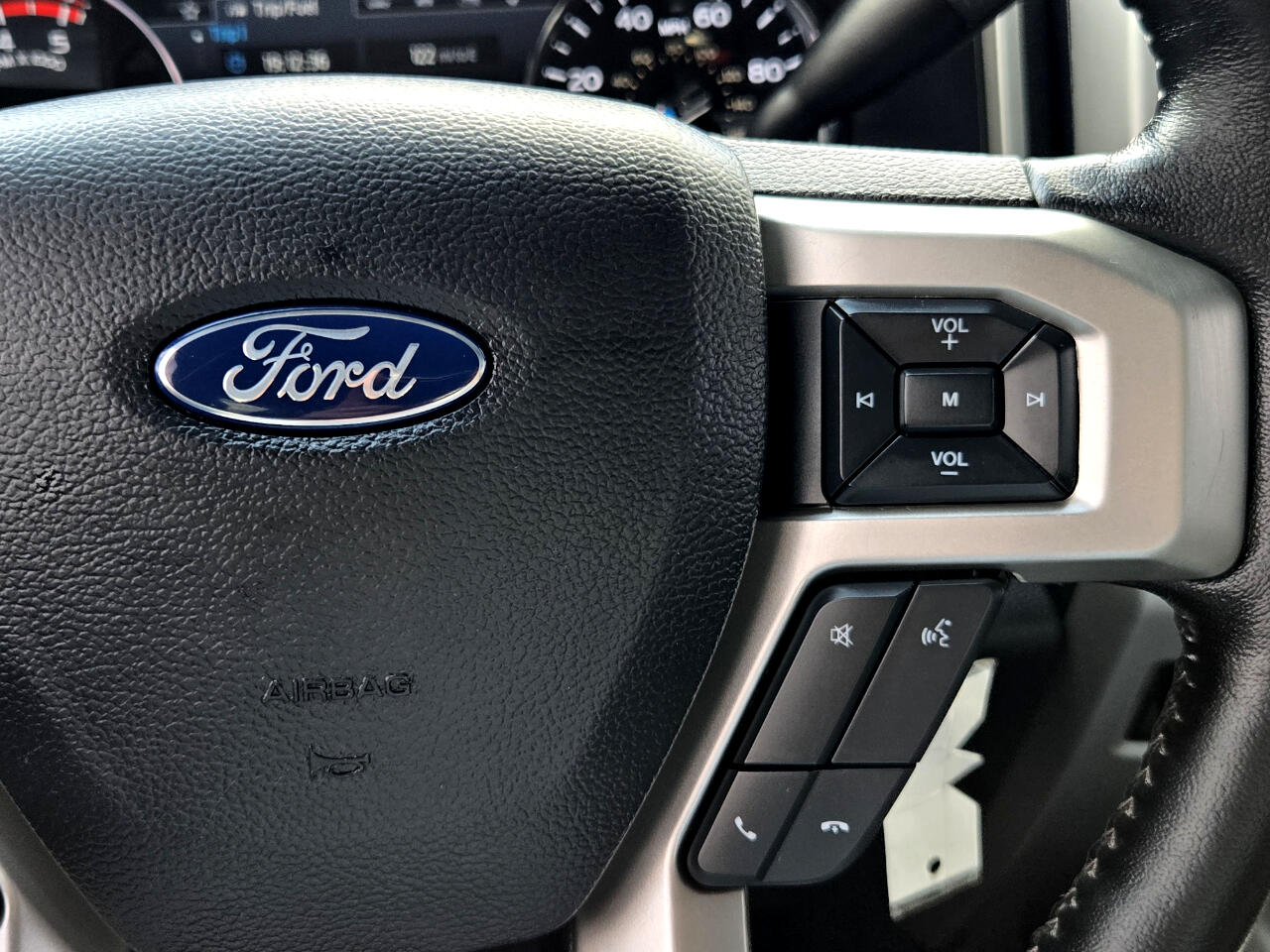2021 Ford F-350 Lariat photo 21