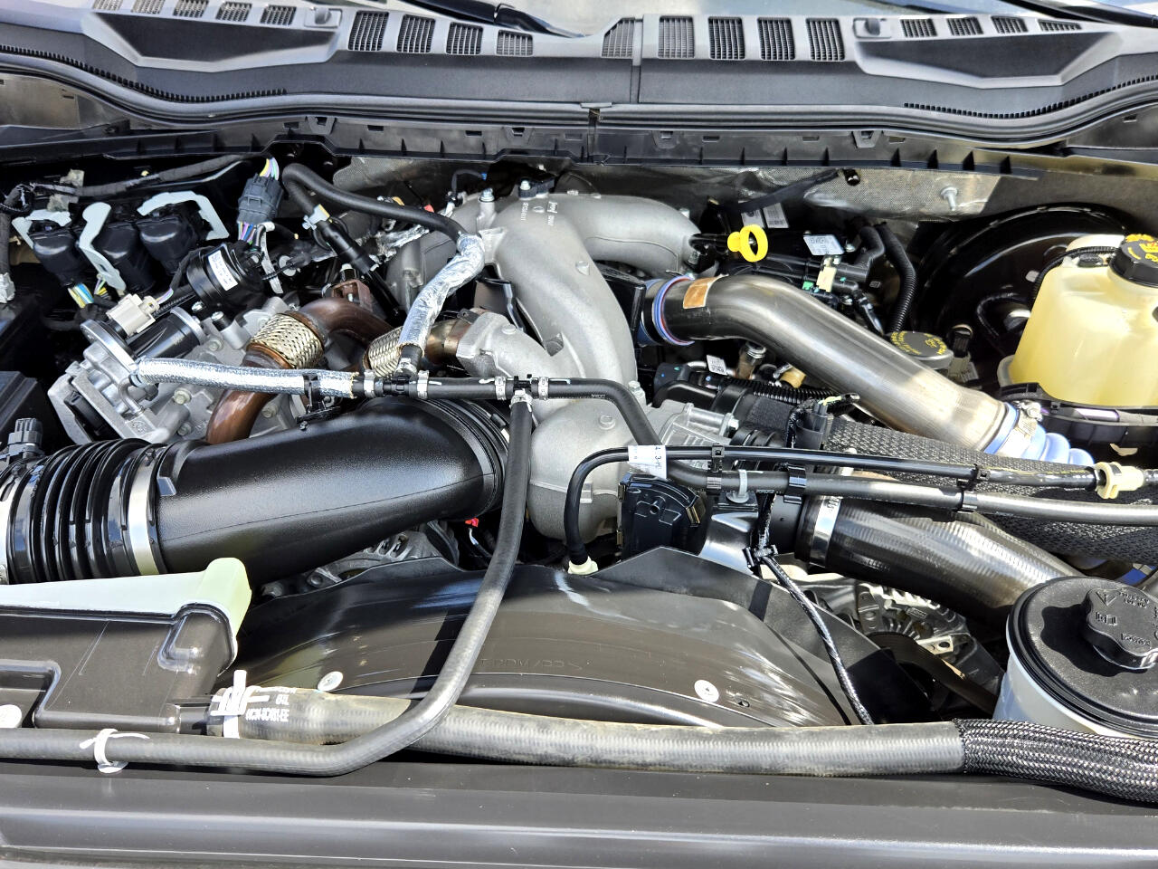2021 Ford F-350 Lariat photo 38