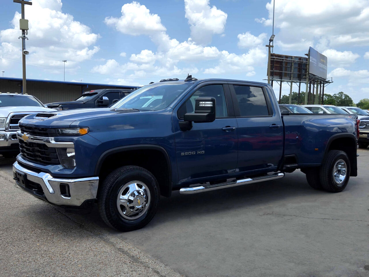 2024 Chevrolet Silverado 3500HD LT photo 6
