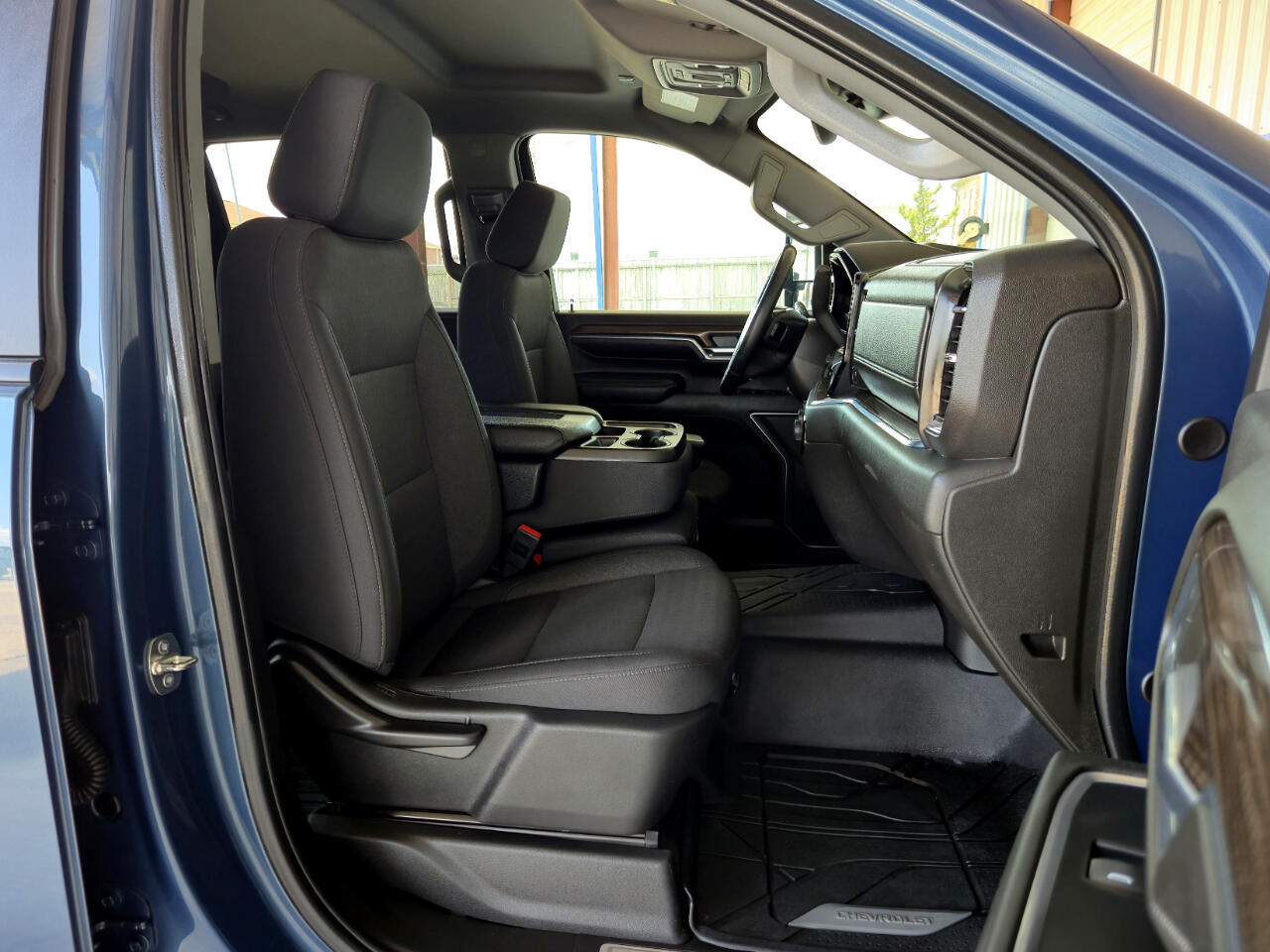 2024 Chevrolet Silverado 3500HD LT photo 19