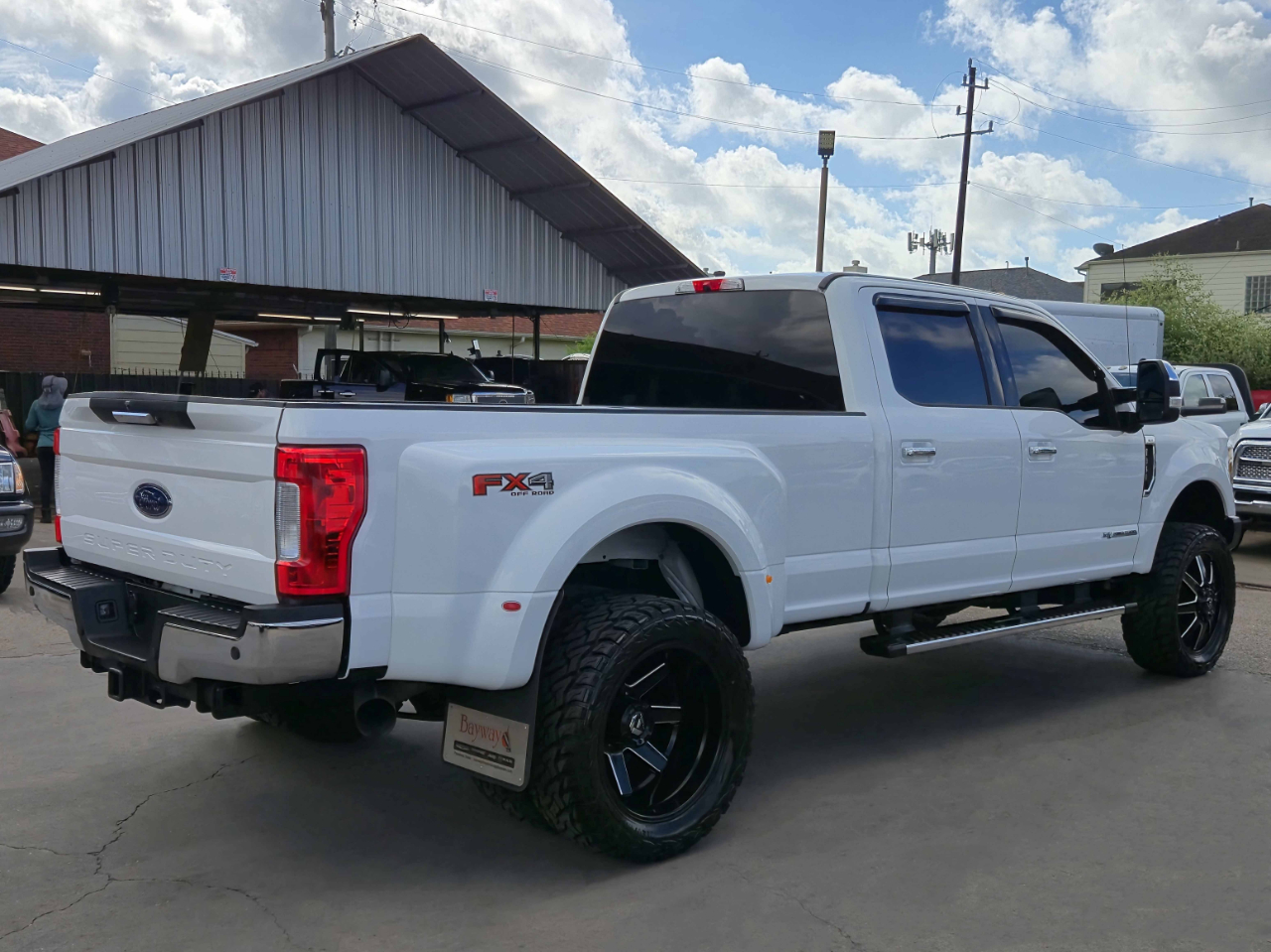2017 Ford F-350 XLT photo 2
