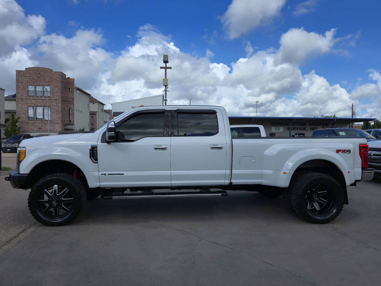 2017 Ford F-350 XLT photo 5