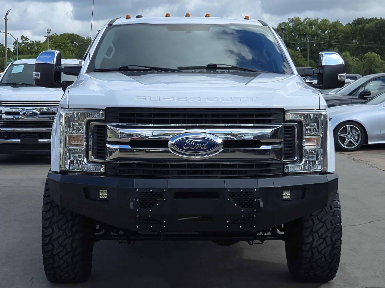 2017 Ford F-350 XLT photo 7