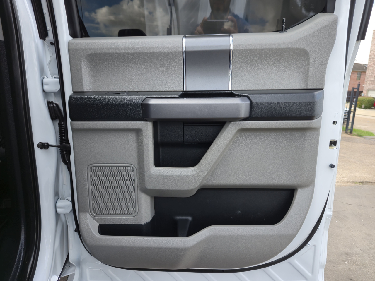 2017 Ford F-350 XLT photo 14