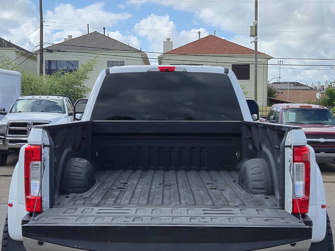 2017 Ford F-350 XLT photo 35