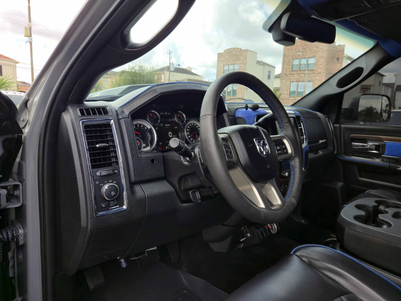 2015 Ram 2500 Laramie photo 10