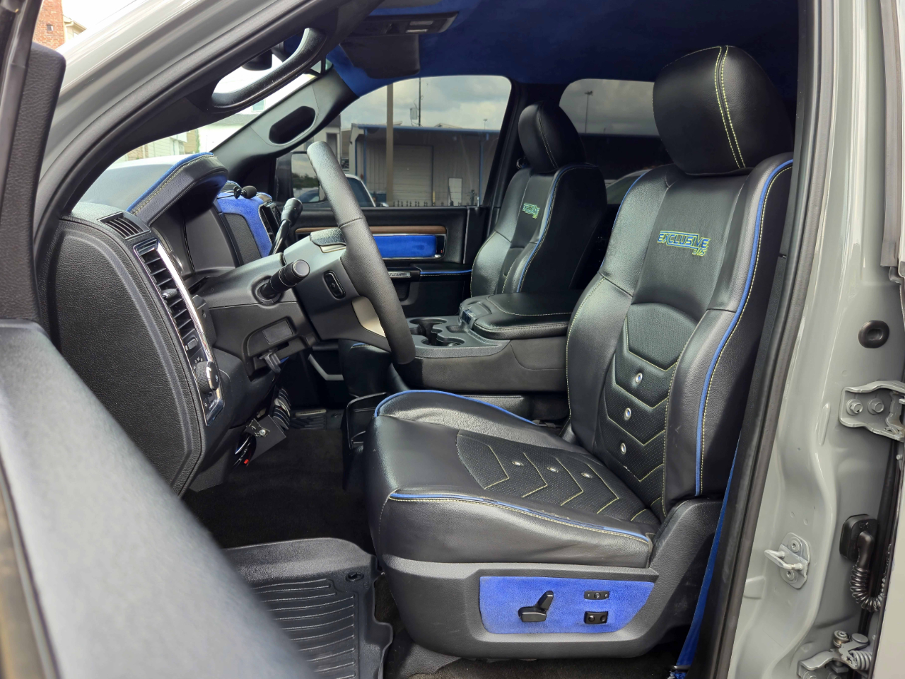 2015 Ram 2500 Laramie photo 11