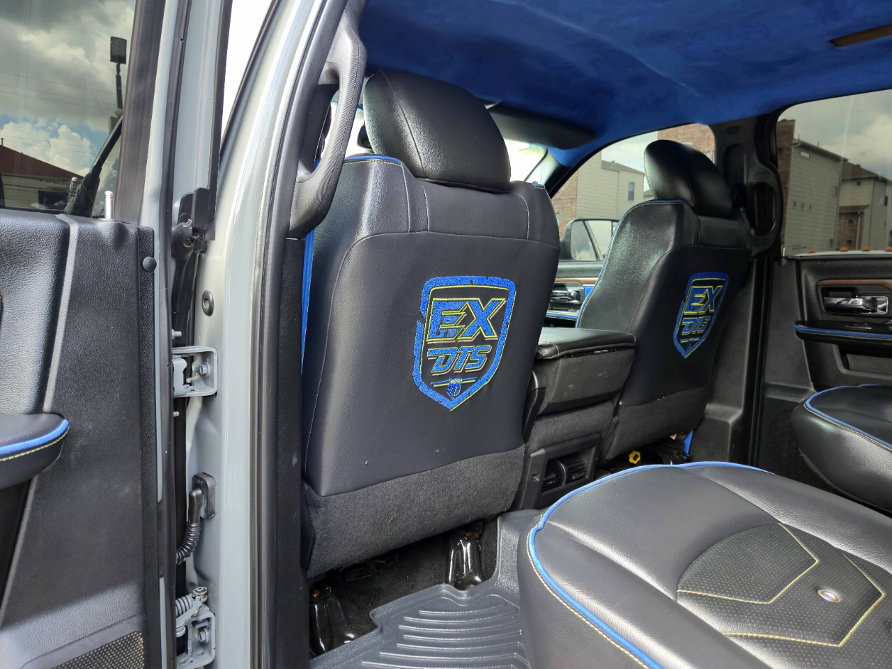 2015 Ram 2500 Laramie photo 13