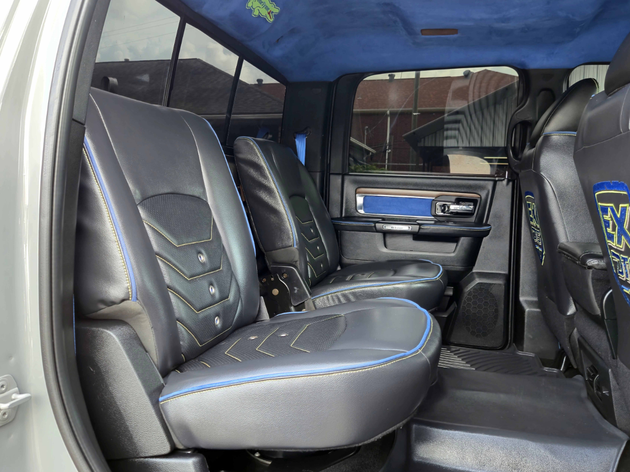 2015 Ram 2500 Laramie photo 16