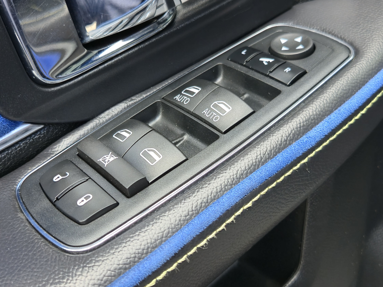 2015 Ram 2500 Laramie photo 21