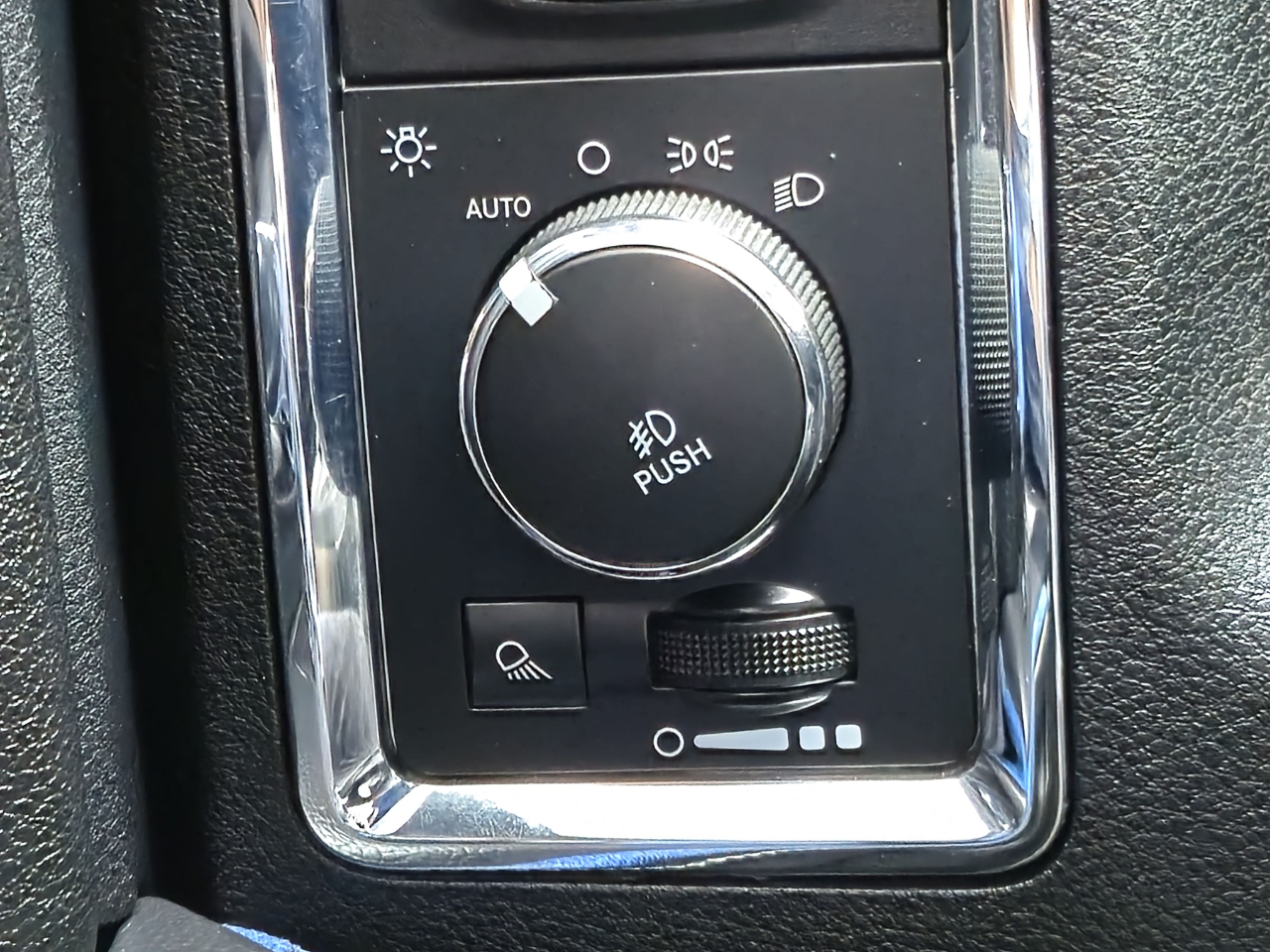 2015 Ram 2500 Laramie photo 22