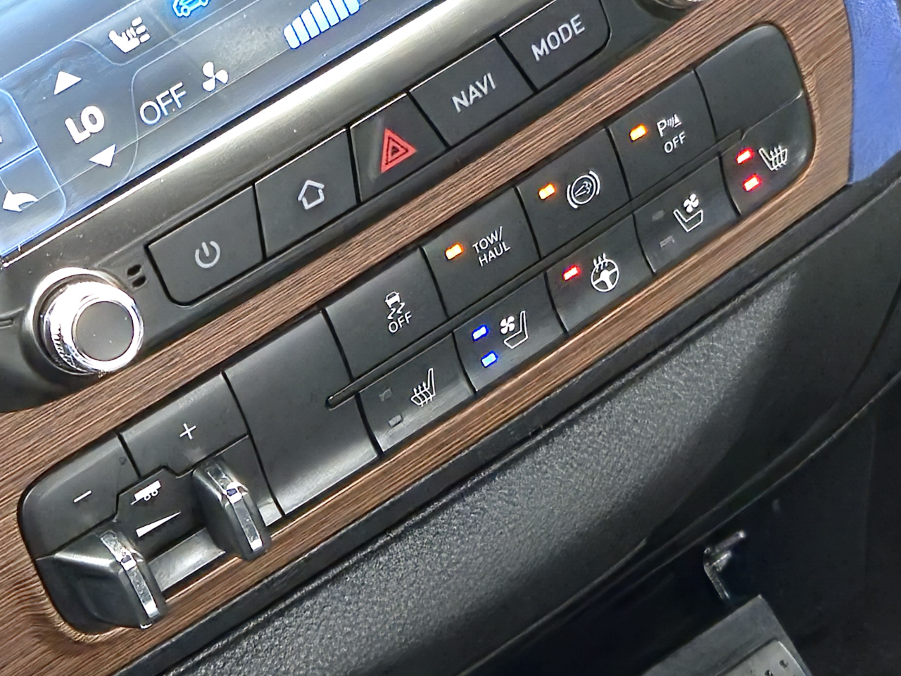 2015 Ram 2500 Laramie photo 29