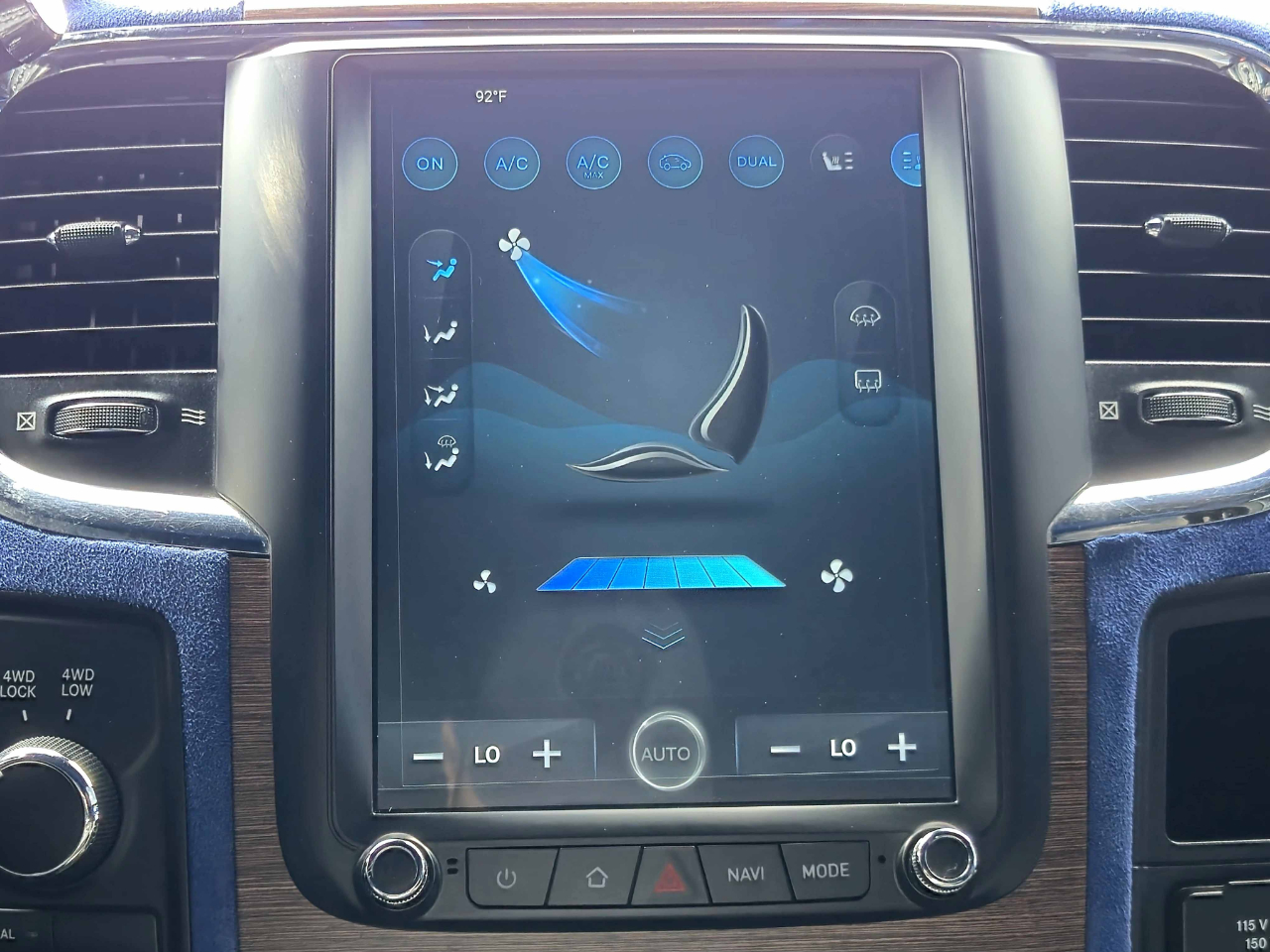 2015 Ram 2500 Laramie photo 35