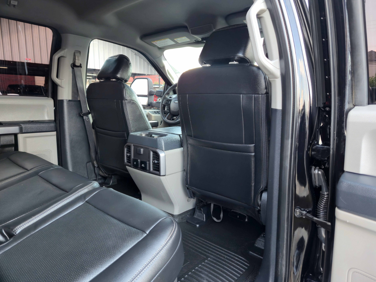 2022 Ford F-350 XLT photo 14