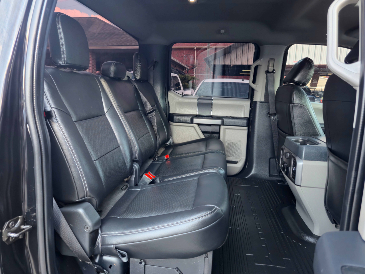 2022 Ford F-350 XLT photo 15