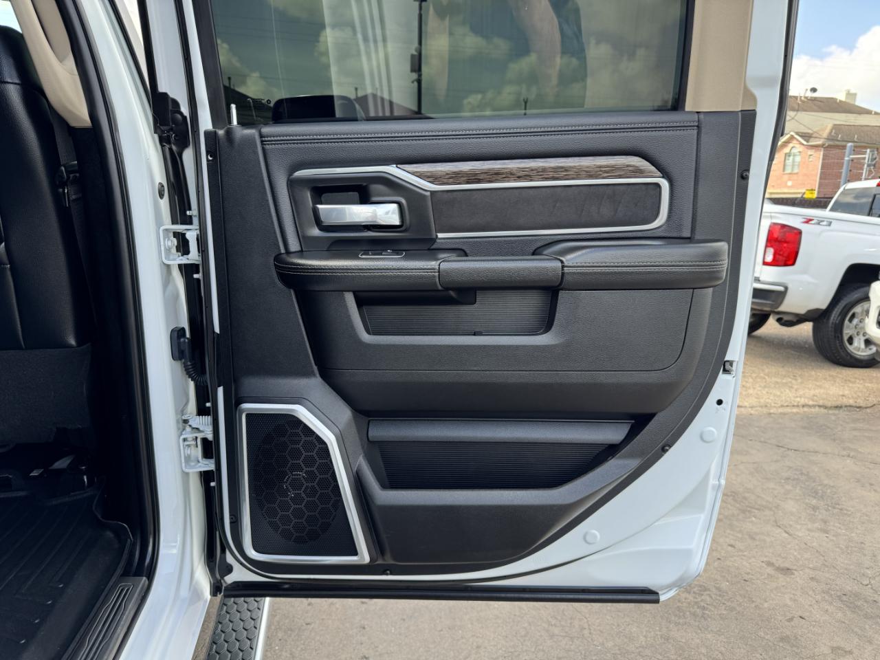 RAM 2500 Laramie Crew Cab 4WD 2021