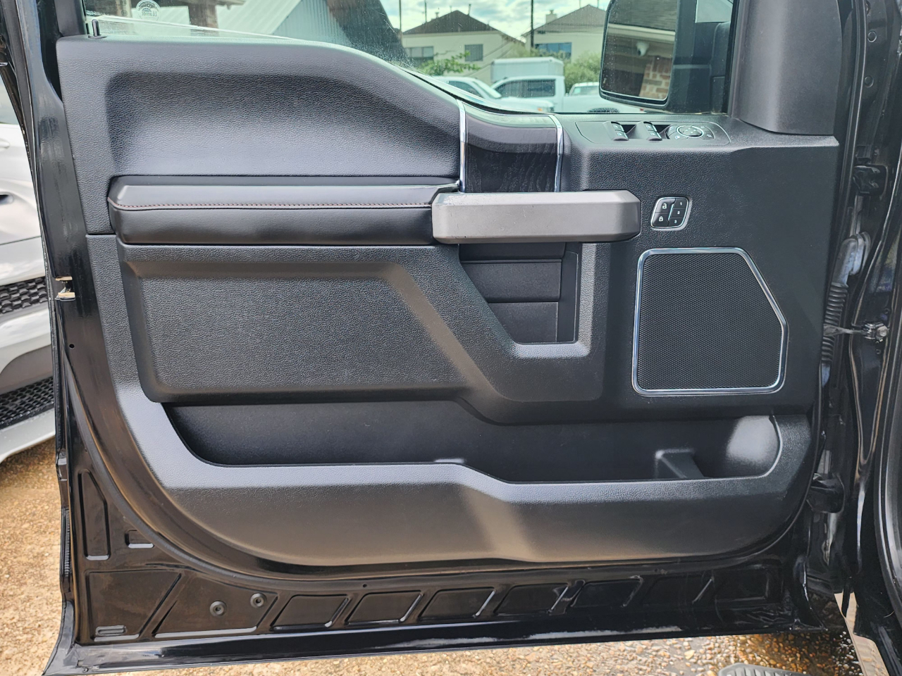 Ford F-150 Platinum SuperCrew 4WD 2018 Ford F-150 Platinum SuperCrew 4WD 2018