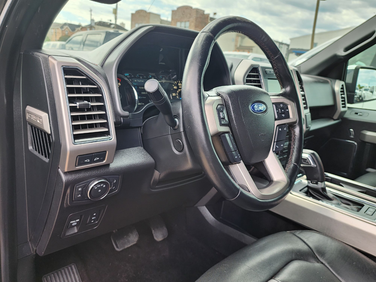 Ford F-150 Platinum SuperCrew 4WD 2018 Ford F-150 Platinum SuperCrew 4WD 2018
