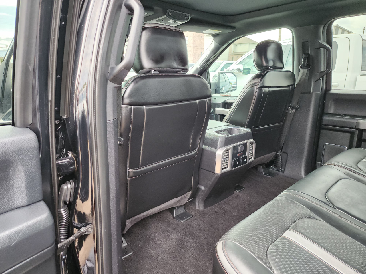Ford F-150 Platinum SuperCrew 4WD 2018 Ford F-150 Platinum SuperCrew 4WD 2018