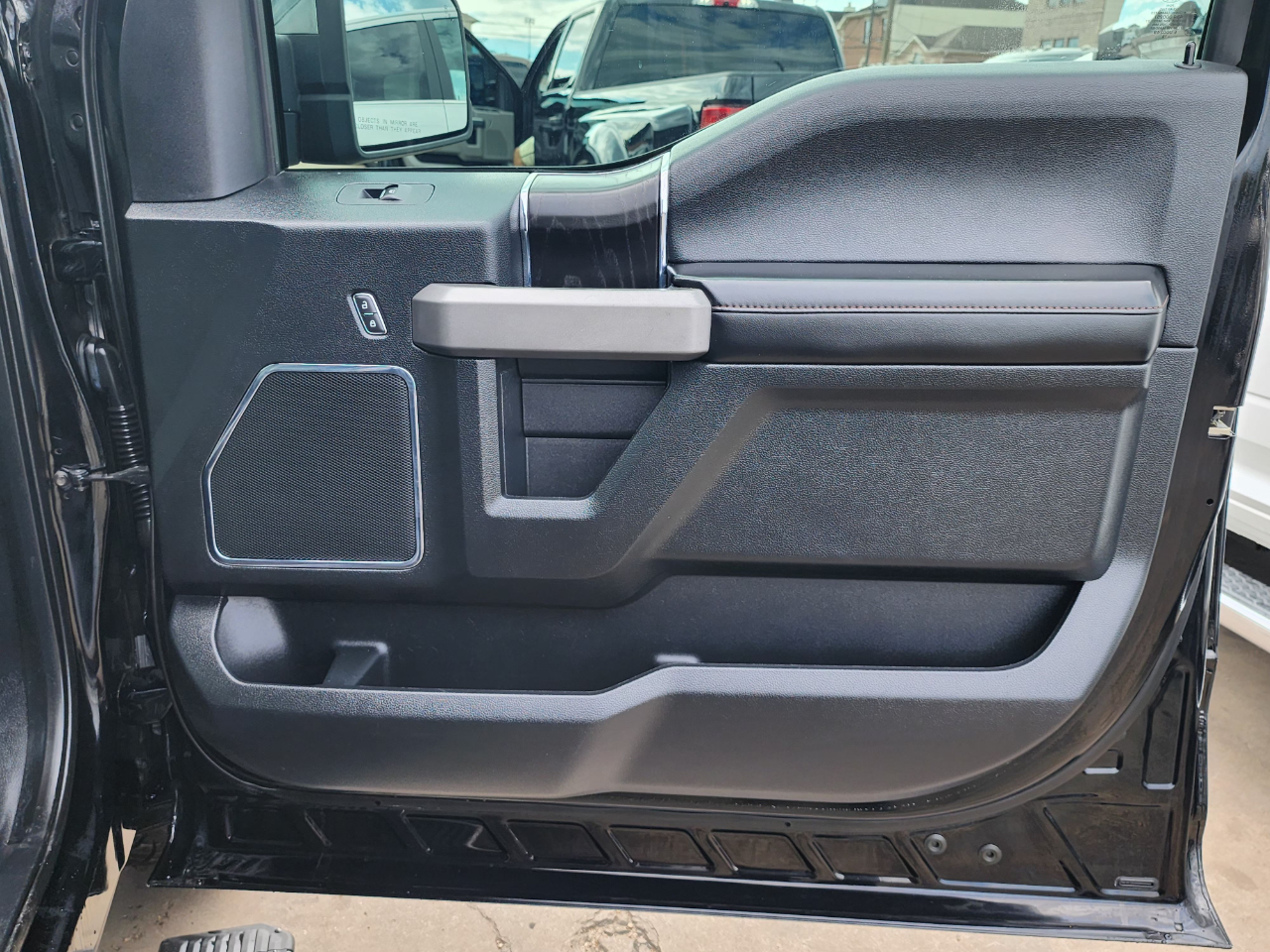 Ford F-150 Platinum SuperCrew 4WD 2018 Ford F-150 Platinum SuperCrew 4WD 2018