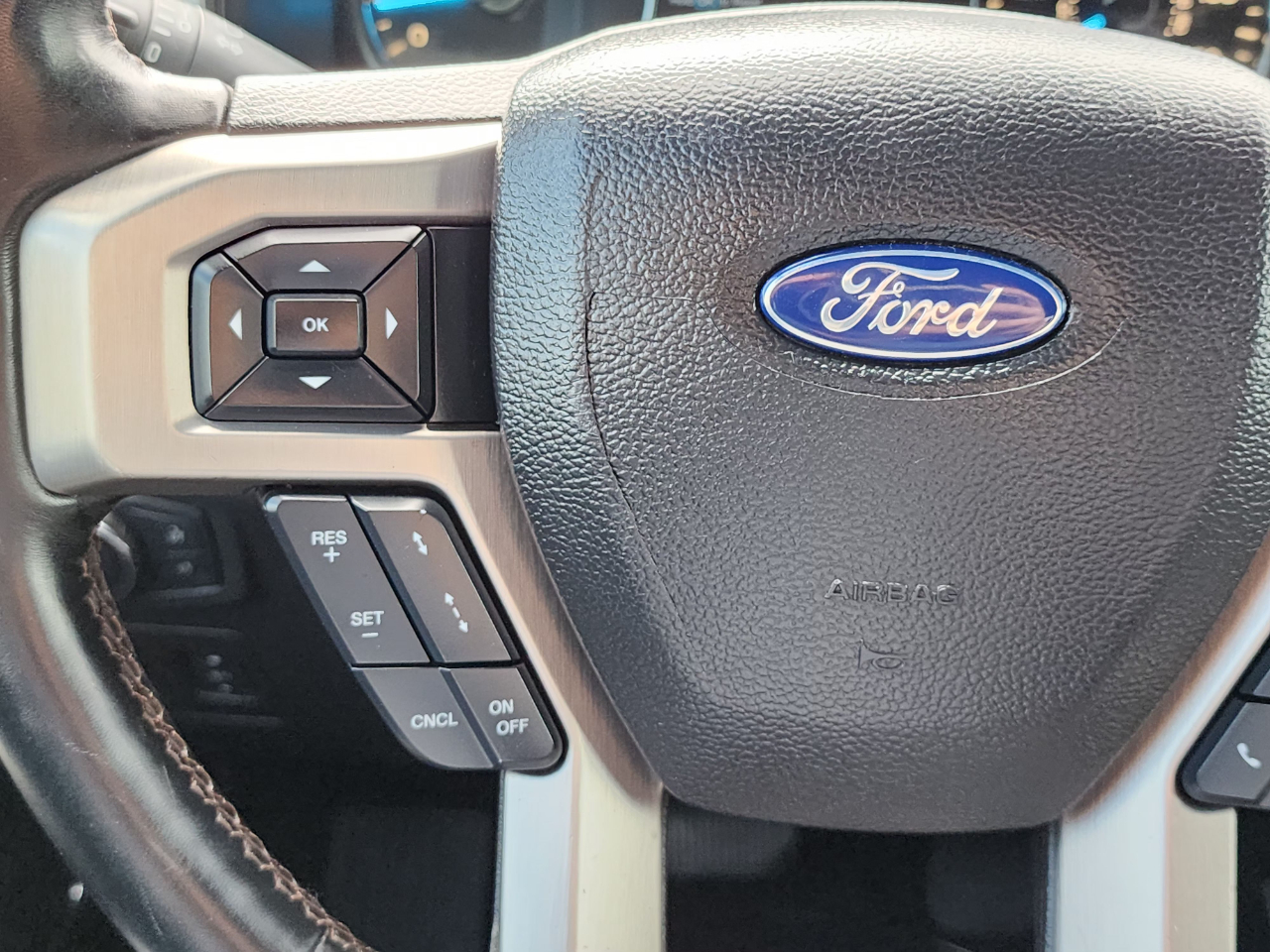 Ford F-150 Platinum SuperCrew 4WD 2018 Ford F-150 Platinum SuperCrew 4WD 2018