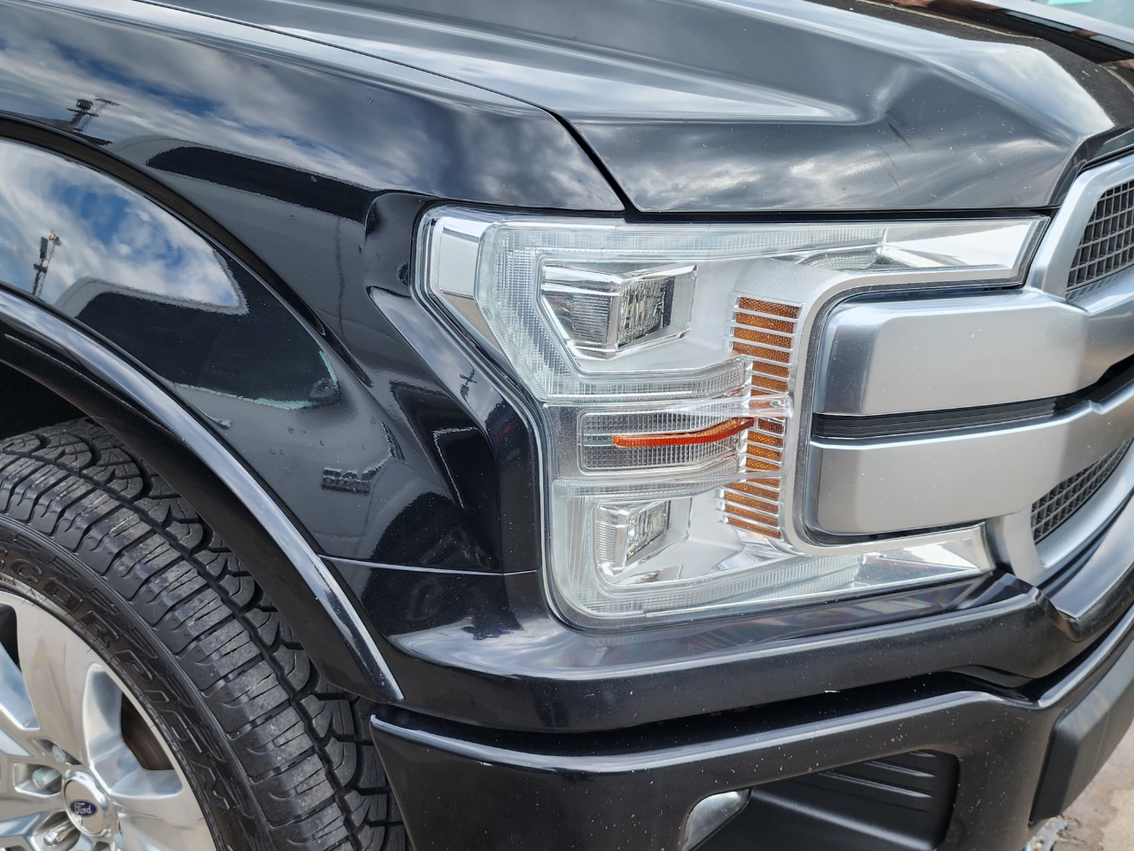 Ford F-150 Platinum SuperCrew 4WD 2018 Ford F-150 Platinum SuperCrew 4WD 2018
