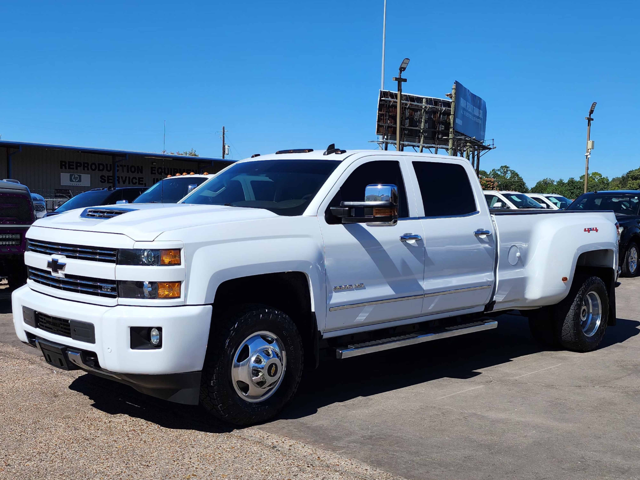 Chevrolet Silverado 3500HD LTZ Crew Cab DRW 4WD 2019 Chevrolet Silverado 3500HD LTZ Crew Cab DRW 4WD 2019