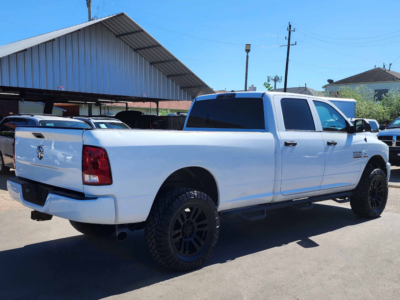 RAM 2500 Tradesman Crew Cab 4WD 2017 RAM 2500 Tradesman Crew Cab 4WD 2017