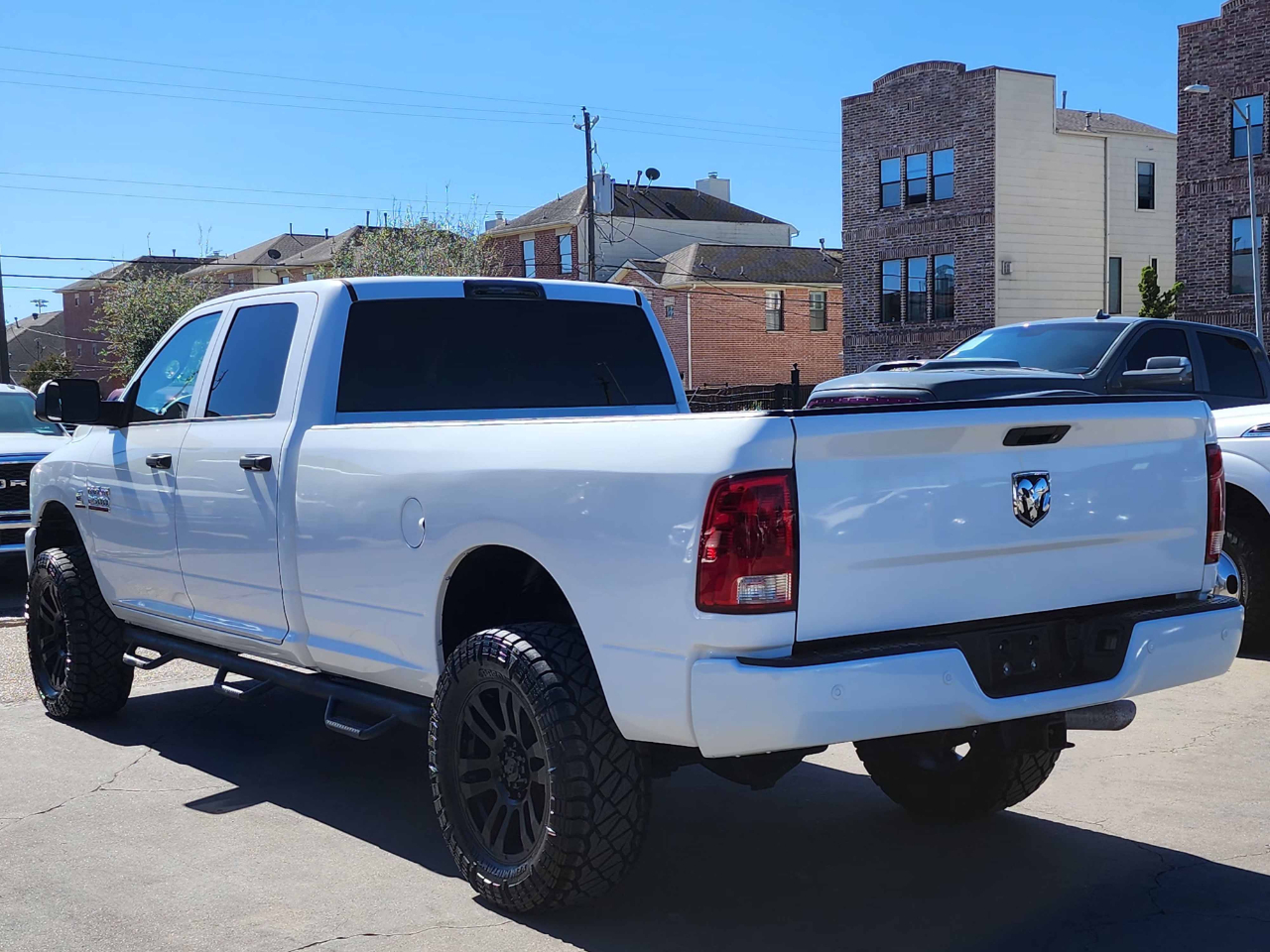 RAM 2500 Tradesman Crew Cab 4WD 2017 RAM 2500 Tradesman Crew Cab 4WD 2017