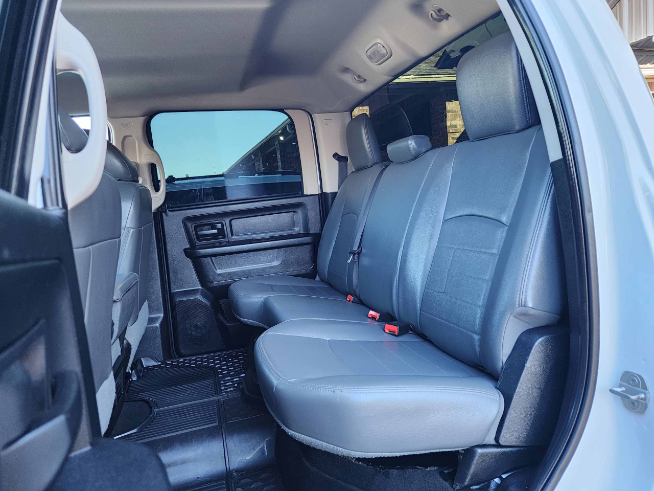 RAM 2500 Tradesman Crew Cab 4WD 2017 RAM 2500 Tradesman Crew Cab 4WD 2017