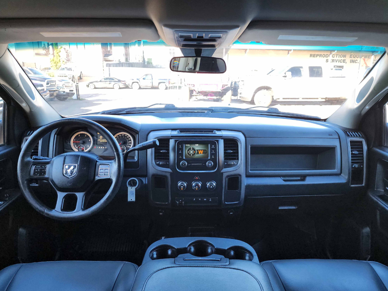 RAM 2500 Tradesman Crew Cab 4WD 2017 RAM 2500 Tradesman Crew Cab 4WD 2017